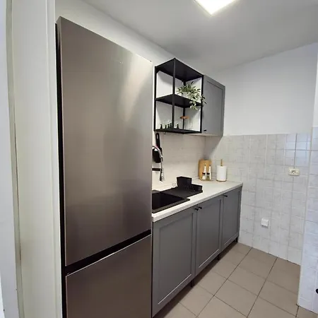 アパート Uptown Place *